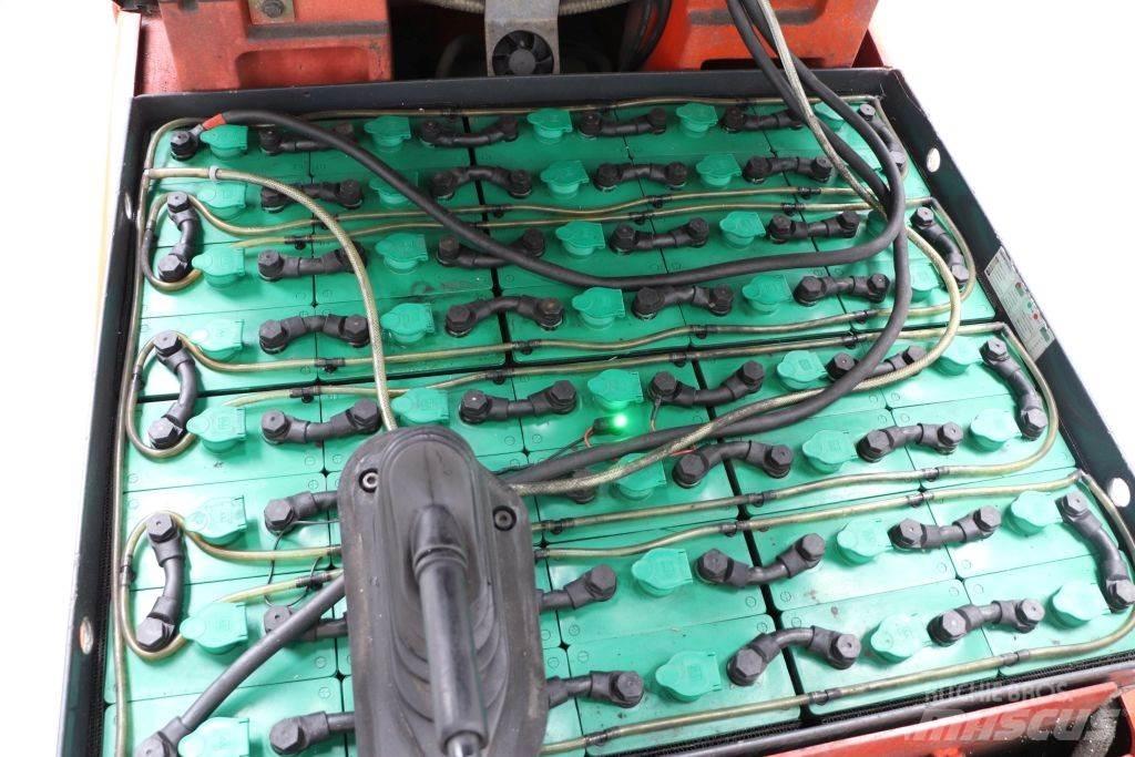 Linde E30S-03/600 電動堆高機