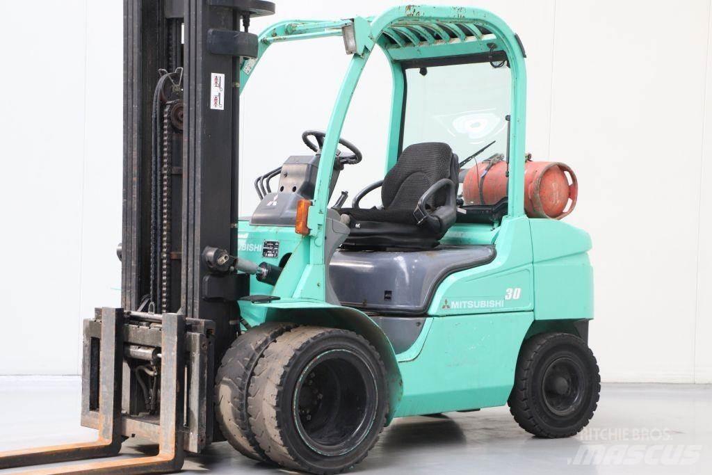 Mitsubishi FG30N 液化石油氣LPG卡車