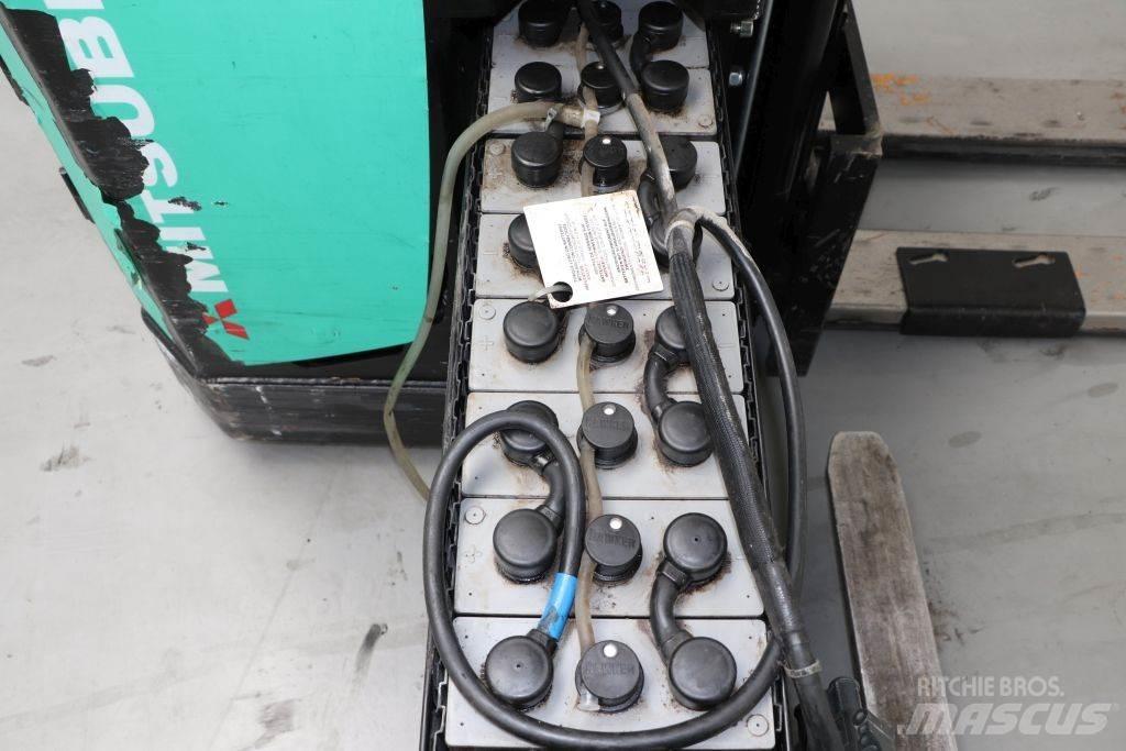 Mitsubishi SBS15N 自走式堆積機