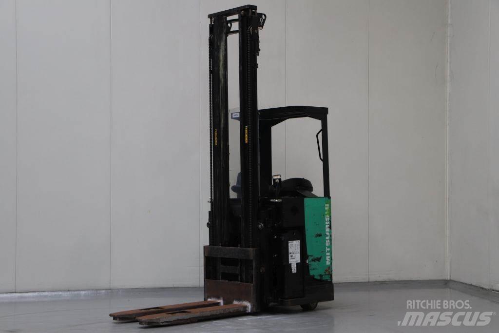 Mitsubishi SBS15NI 自走式堆積機