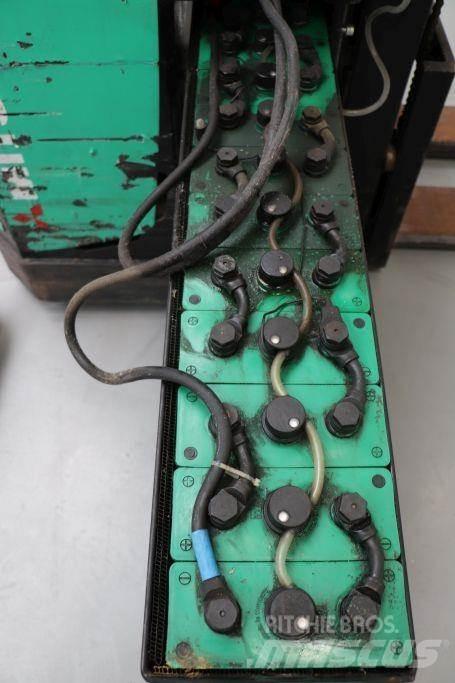 Mitsubishi SBS15NI 自走式堆積機