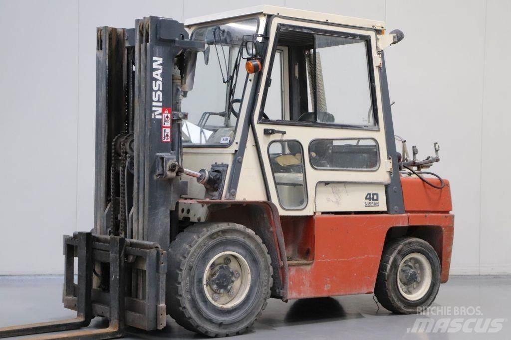 Nissan BF03A35U 液化石油氣LPG卡車