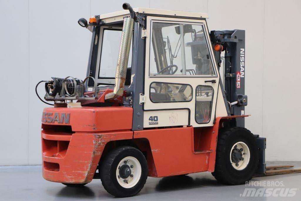 Nissan BF03A35U 液化石油氣LPG卡車