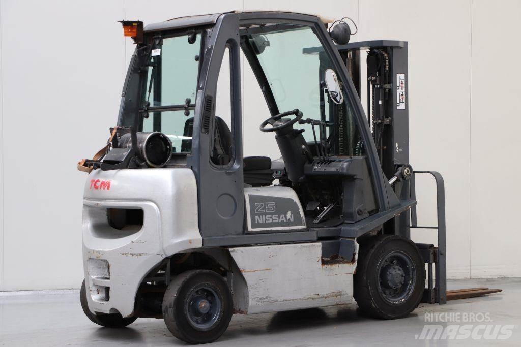 Nissan UD02A25PQ 液化石油氣LPG卡車