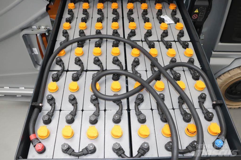 Still RX60-30 電動堆高機