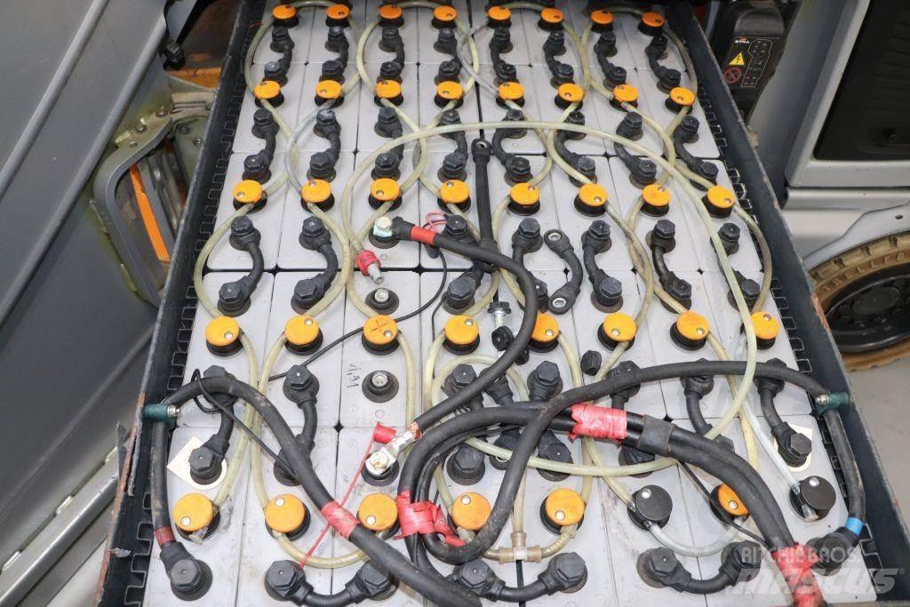Still RX60-30 電動堆高機