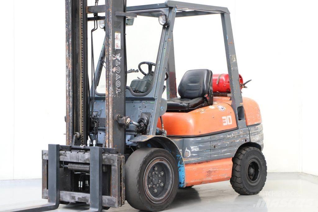 Toyota 02-6FGF30 液化石油氣LPG卡車