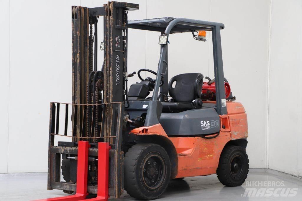 Toyota 02-7FGF30 液化石油氣LPG卡車