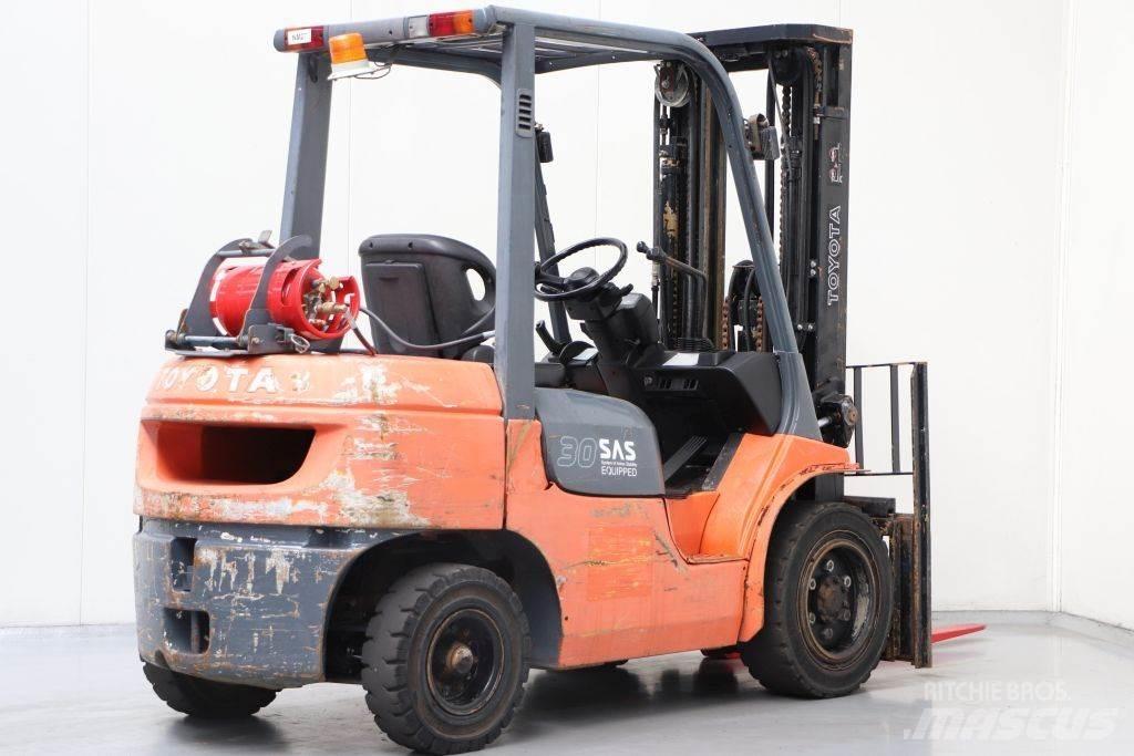 Toyota 02-7FGF30 液化石油氣LPG卡車