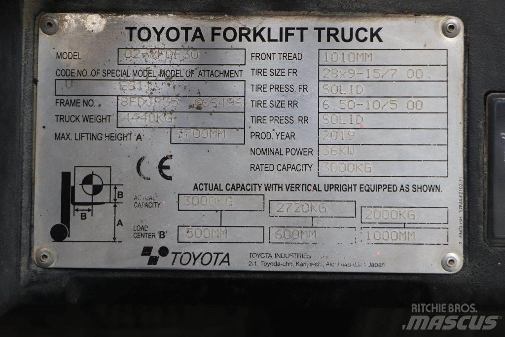 Toyota 02-8FDF30 柴油卡車