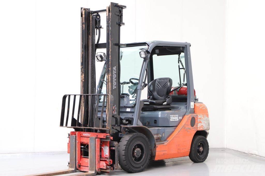 Toyota 02-8FGF25 液化石油氣LPG卡車