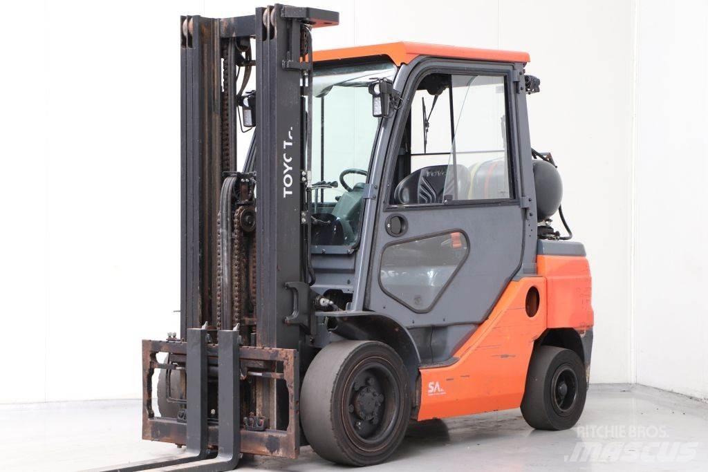 Toyota 02-8FGF30 液化石油氣LPG卡車