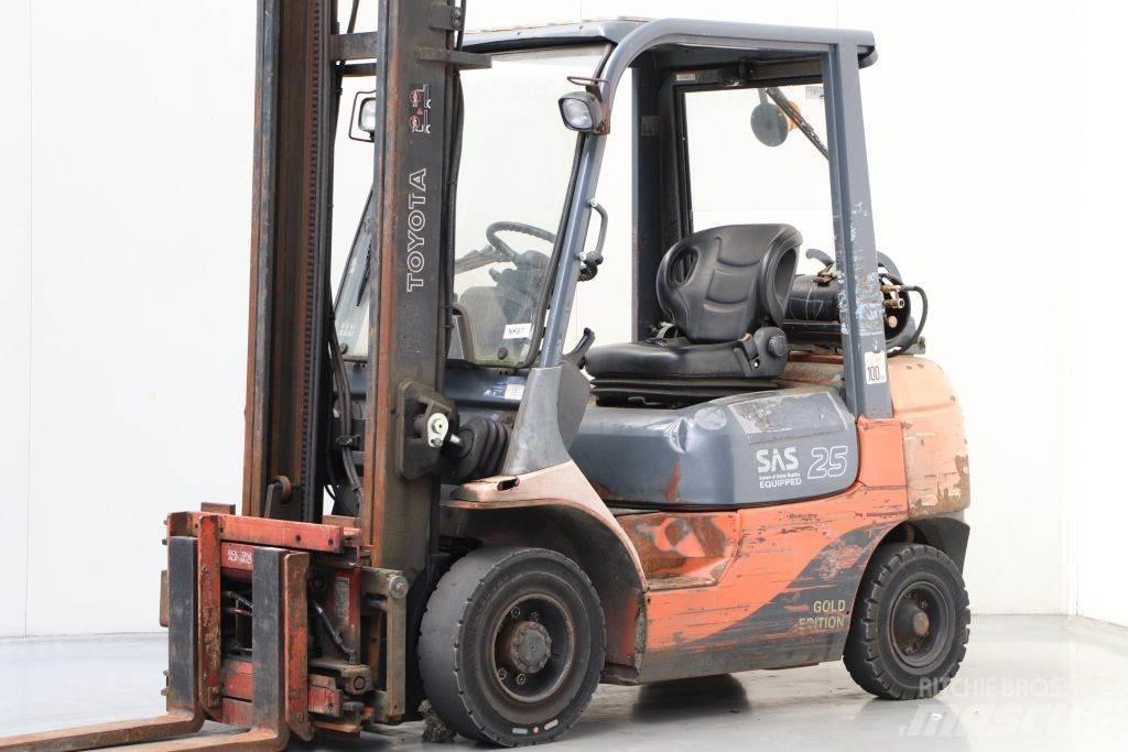 Toyota 42-7FGF25 液化石油氣LPG卡車