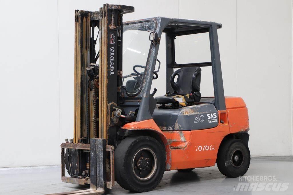 Toyota 62-7FDF30 柴油卡車