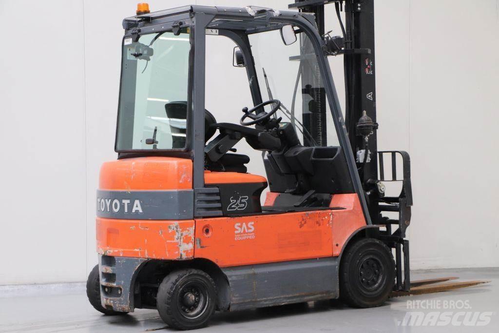 Toyota 7FBMF25 電動堆高機