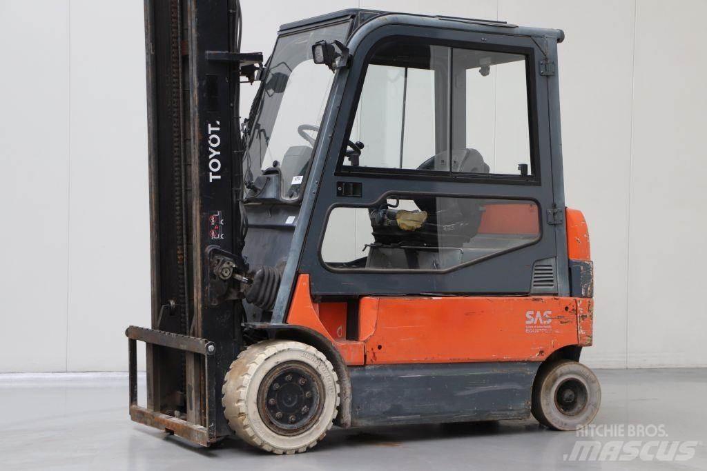 Toyota 7FBMF30 電動堆高機