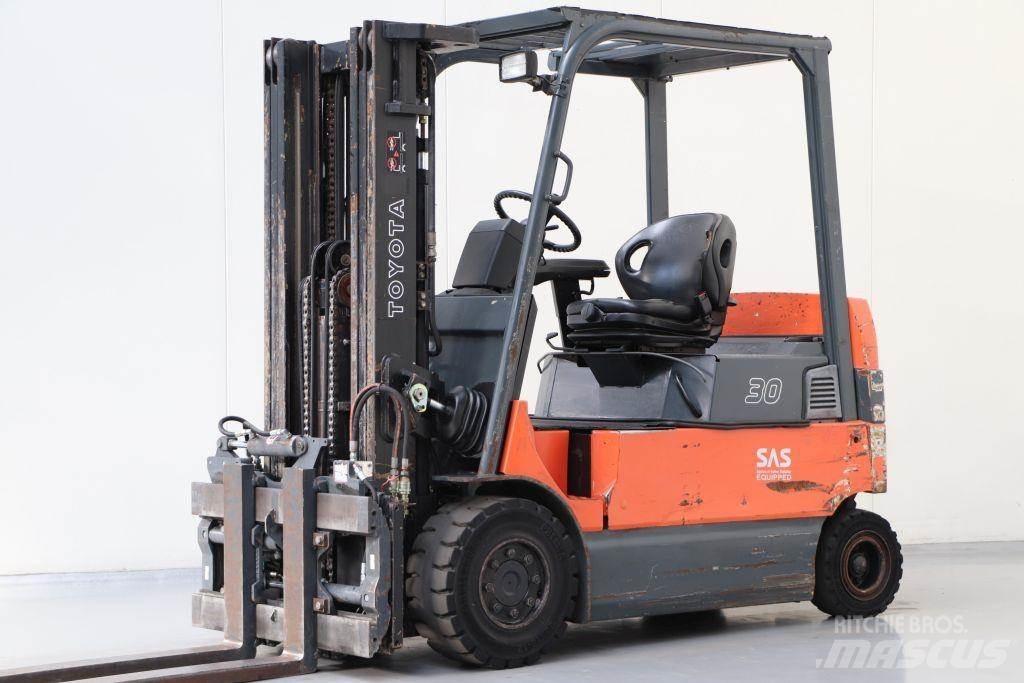 Toyota 7FBMF30 電動堆高機