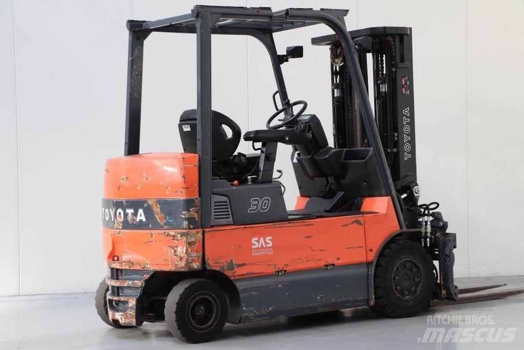 Toyota 7FBMF30 電動堆高機