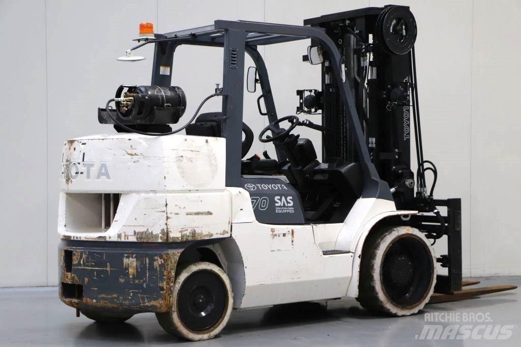 Toyota 7FGCU70 液化石油氣LPG卡車
