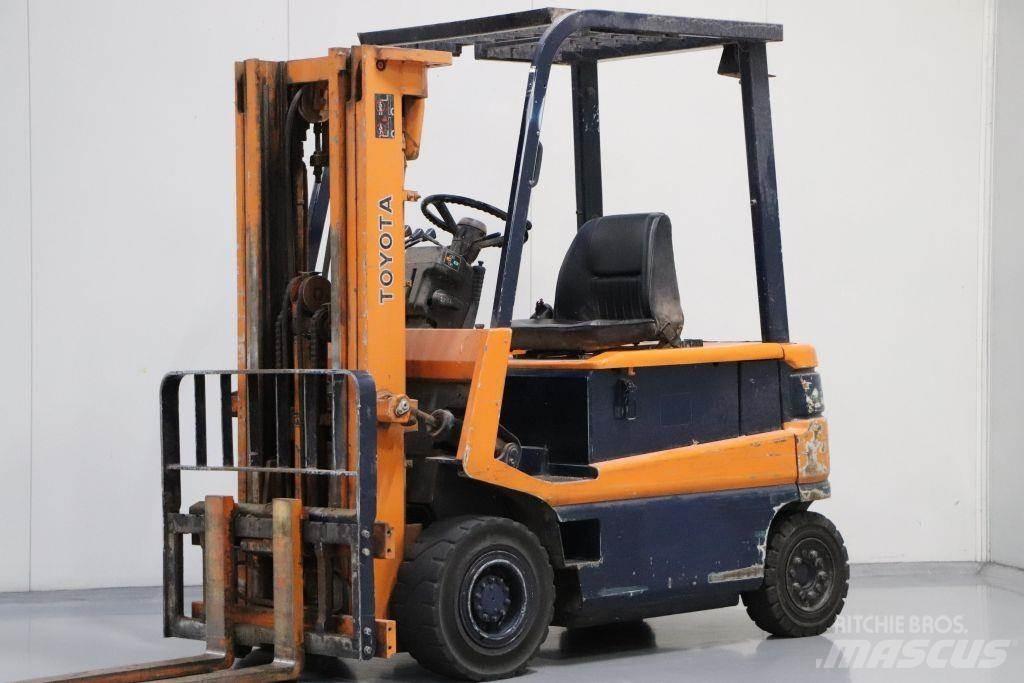 Toyota FBM25 電動堆高機