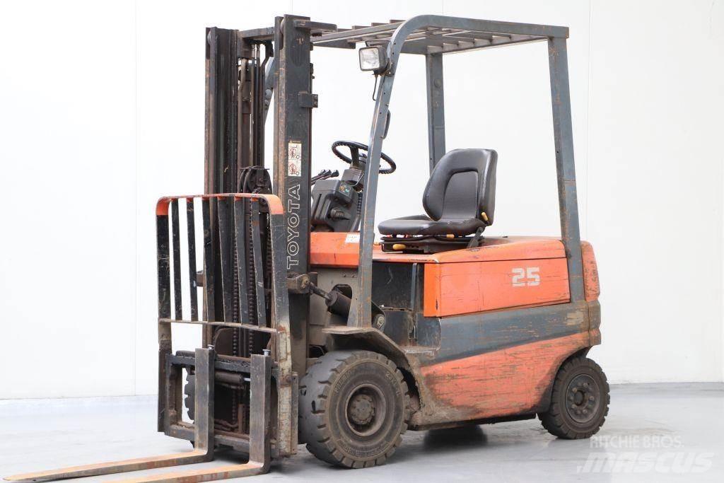 Toyota FBMF20 電動堆高機