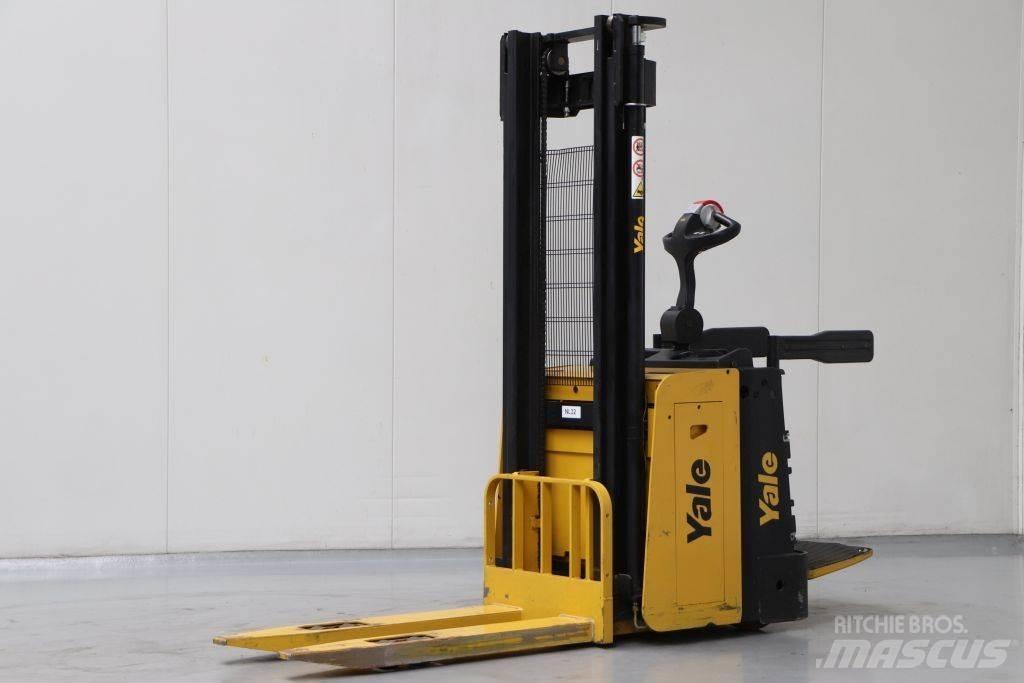 Yale MS12X 行走控制式堆積機