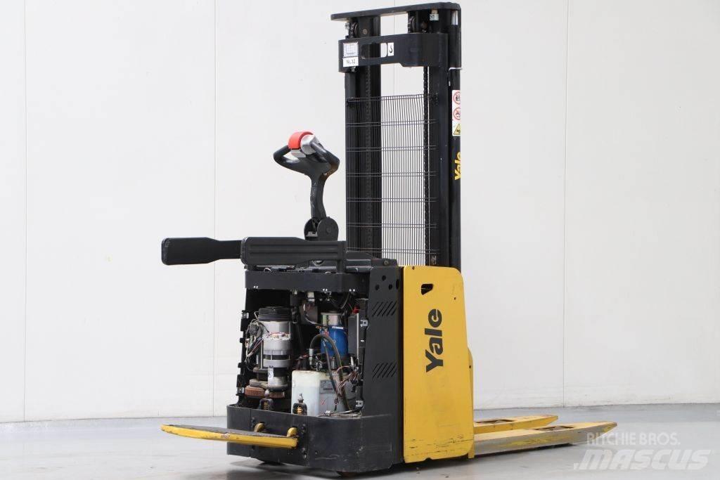Yale MS12X 行走控制式堆積機