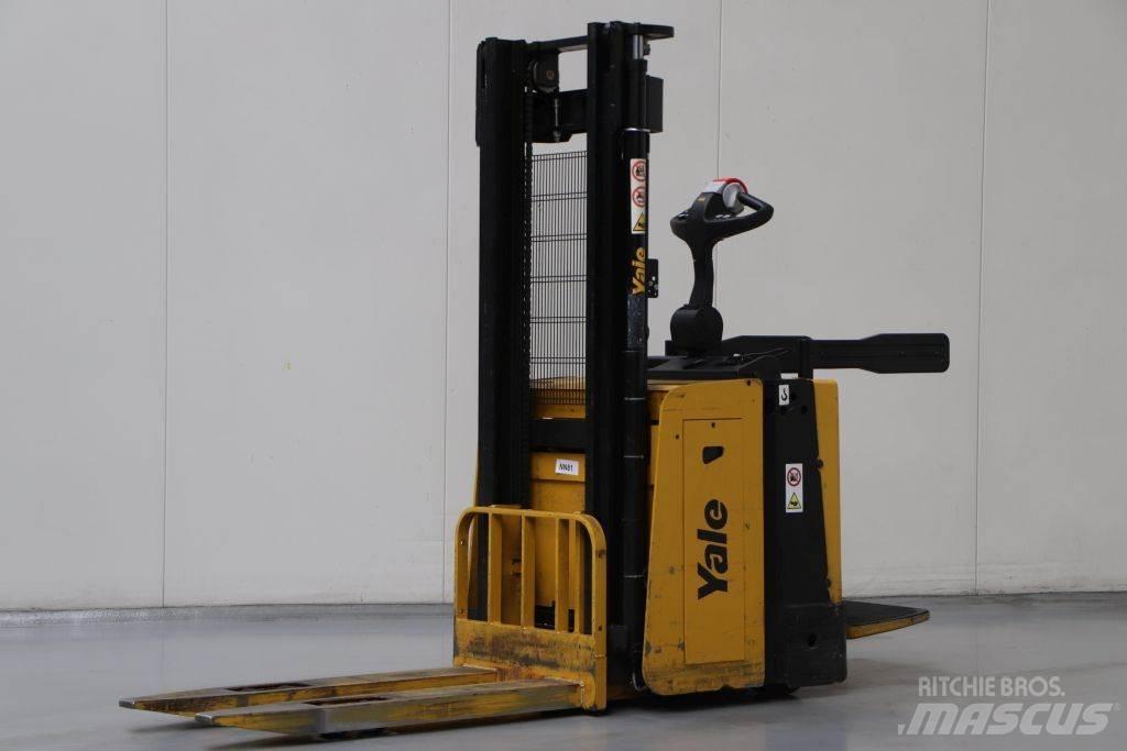Yale MS12X 行走控制式堆積機