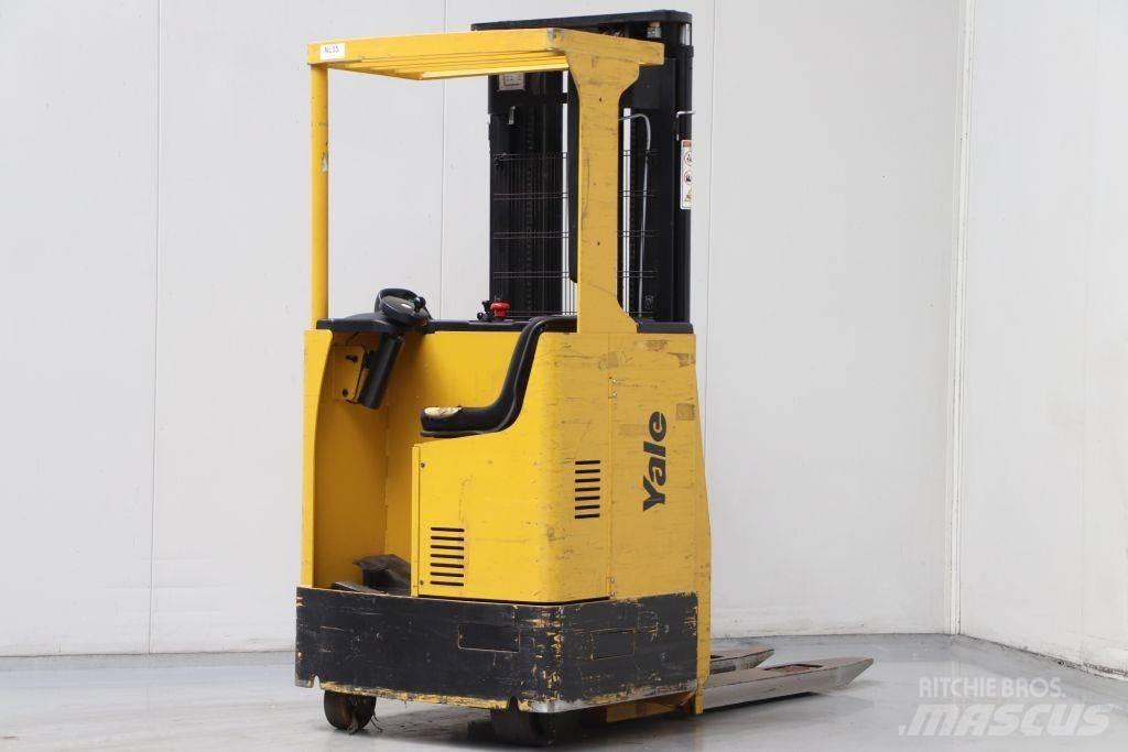 Yale MS15S 自走式堆積機