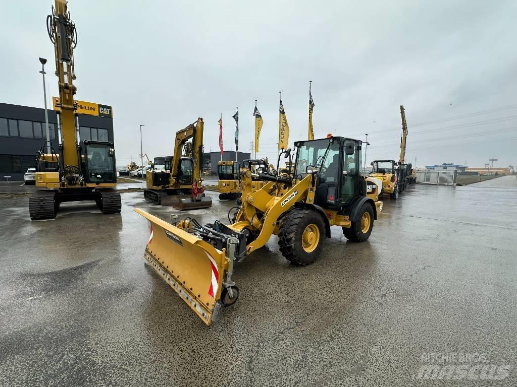 CAT 906 輪胎式裝載機
