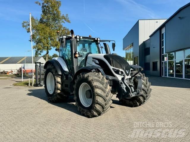 Valtra T214 Versu 曳引機
