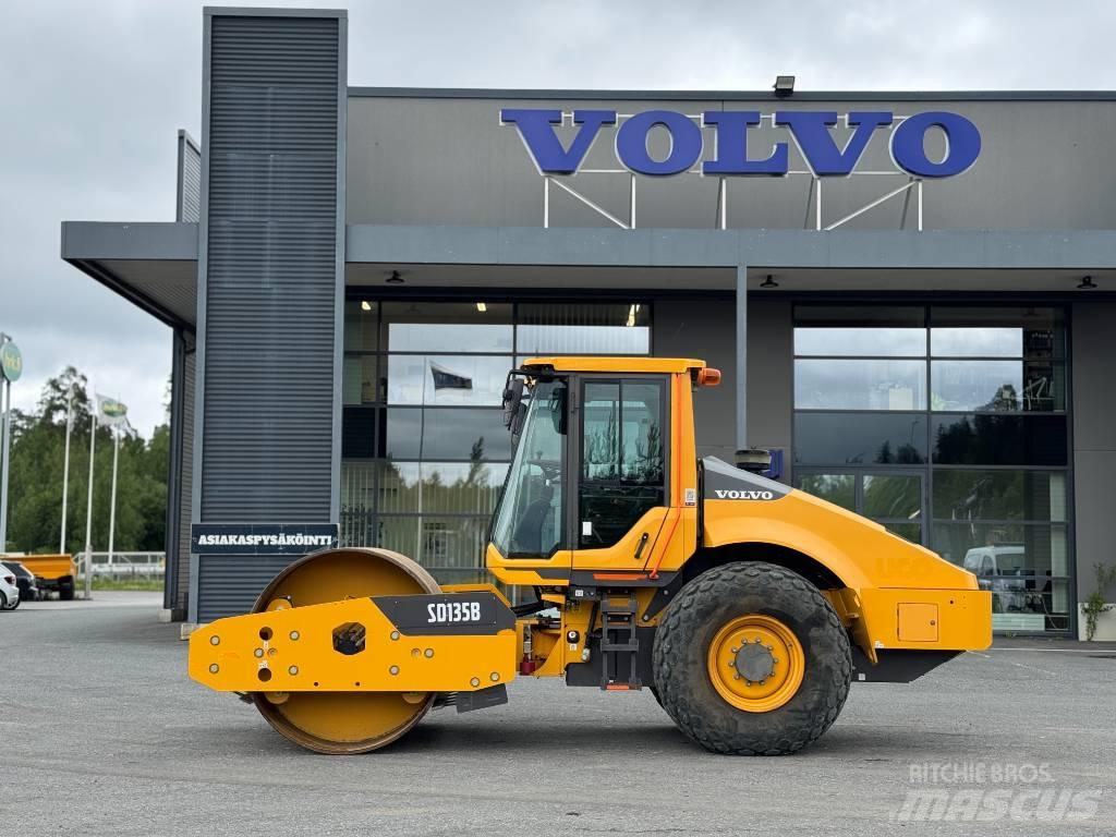 Volvo SD 135 B 單輪滾壓機