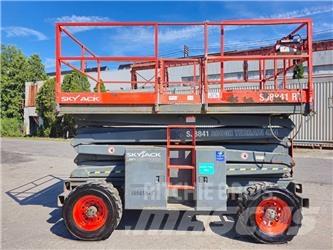 SkyJack SJ8841RT 剪式升降機