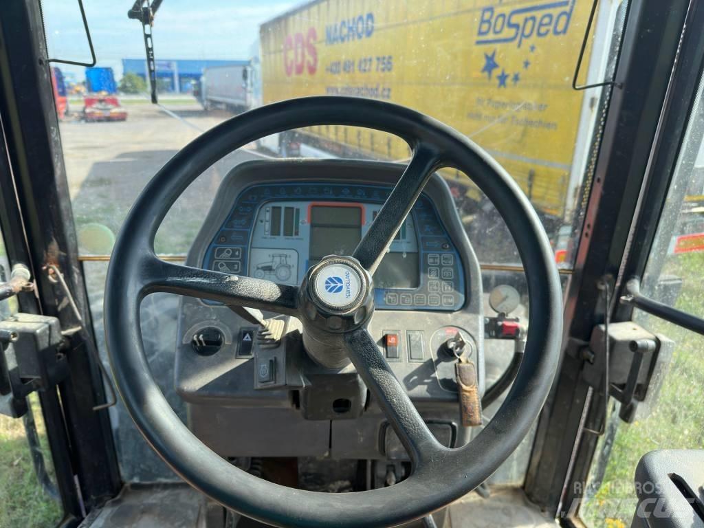 New Holland G 210 曳引機