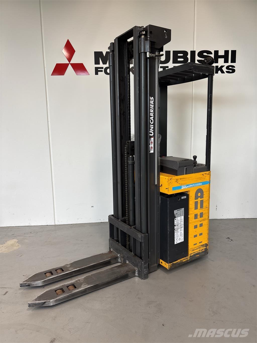 Atlet ASN200 自走式堆積機