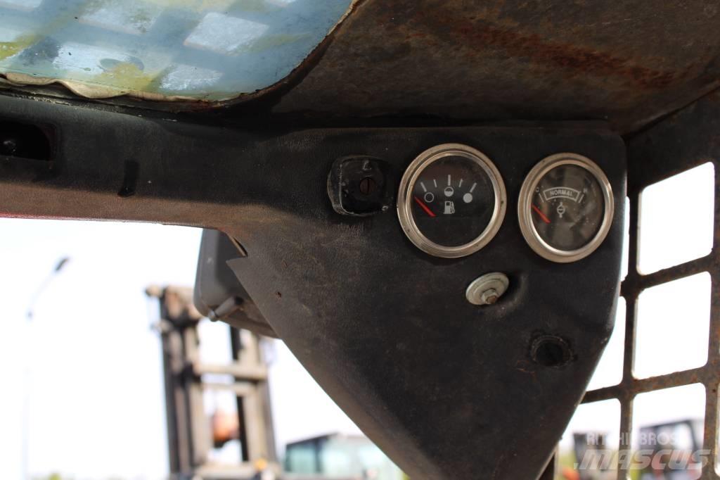Bobcat 743 滑移轉向裝載機