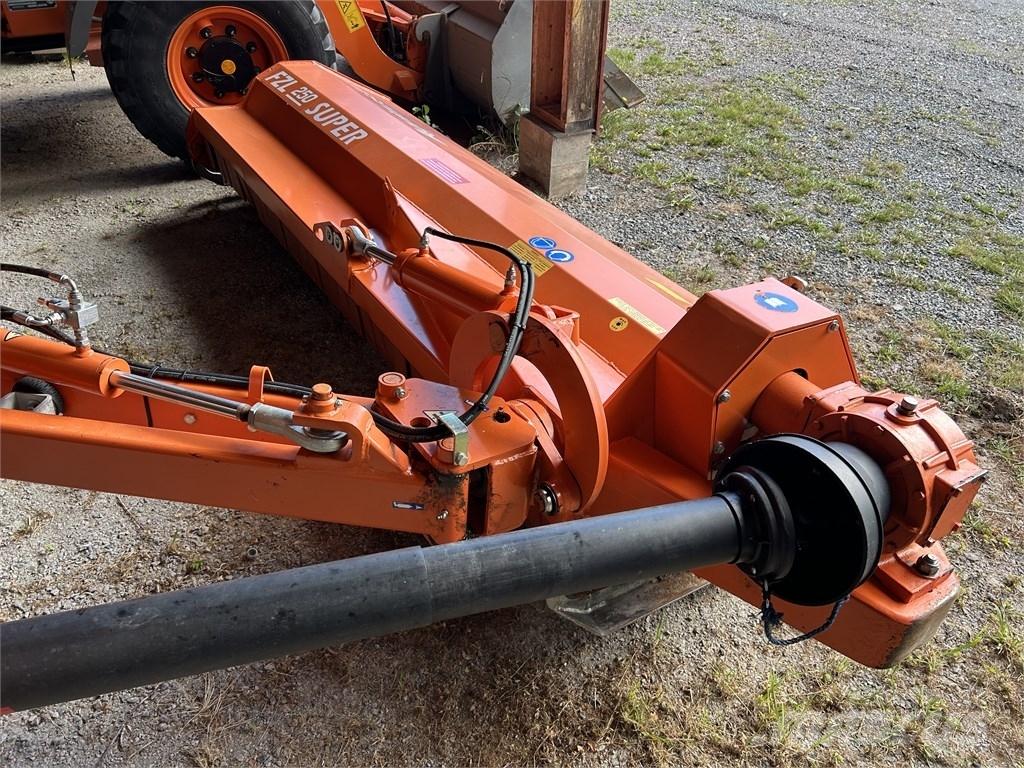 Agrimaster FZL250 莖葉去葉機