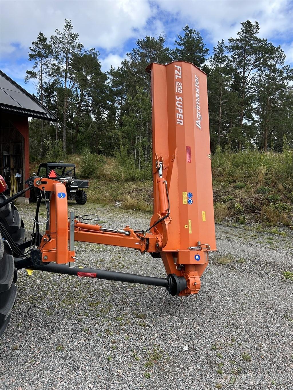 Agrimaster FZL250 莖葉去葉機