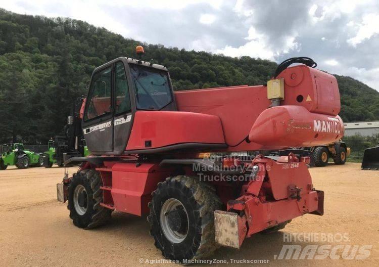 Manitou MRT 2540 伸縮臂操作車