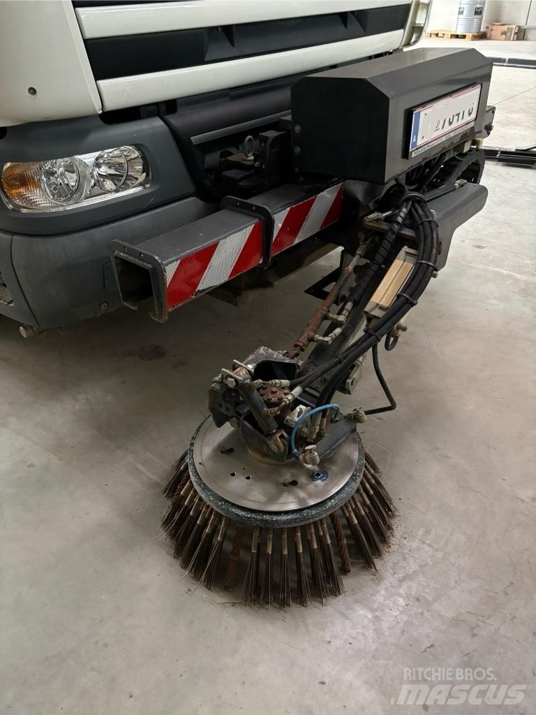 DAF CF 75 掃倉機