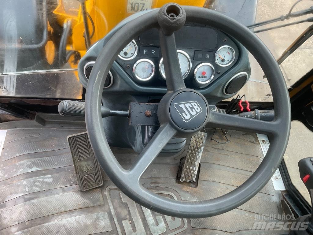 JCB TM 300 伸縮臂操作車