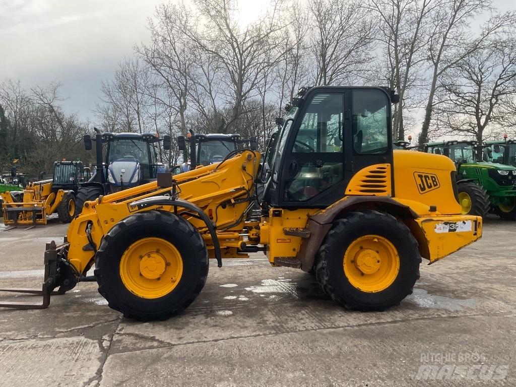 JCB TM 300 伸縮臂操作車