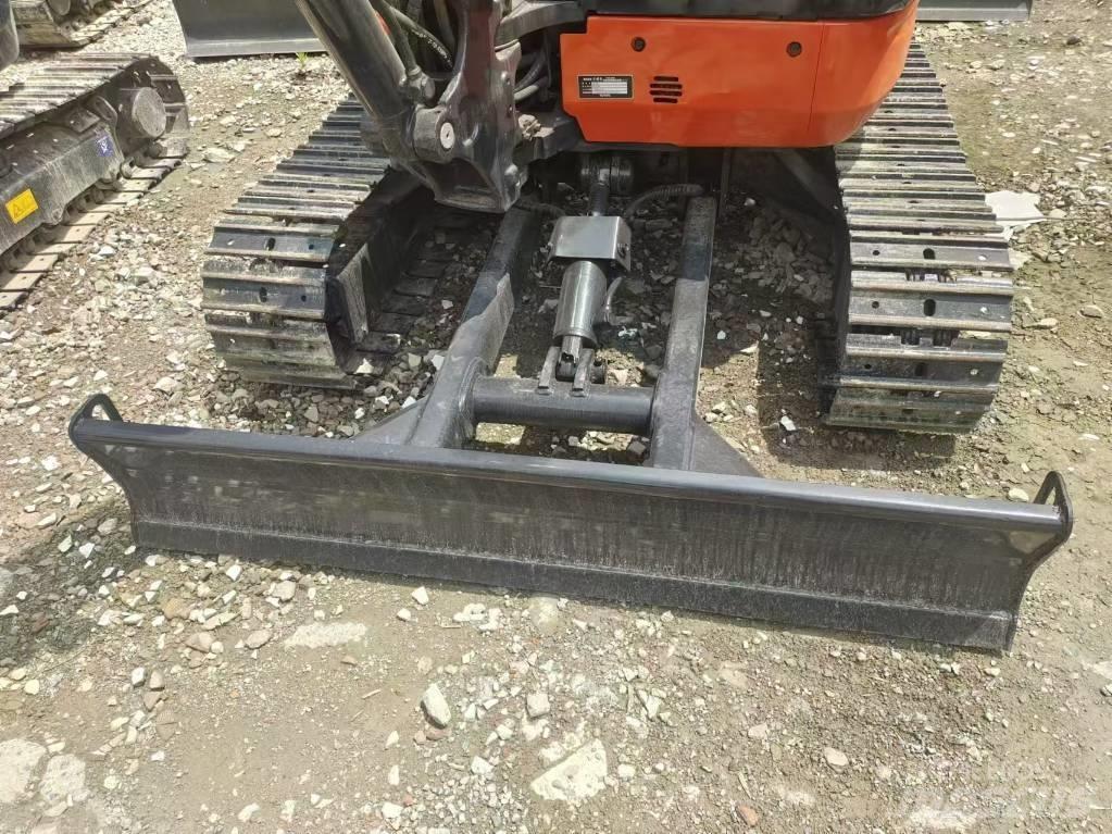 Kubota U 35 小型挖土機/掘鑿機<7t(小型挖掘機)