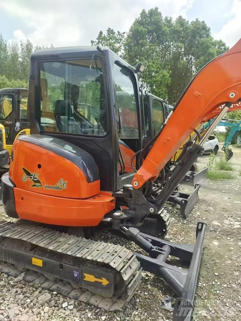 Kubota U 35 小型挖土機/掘鑿機<7t(小型挖掘機)