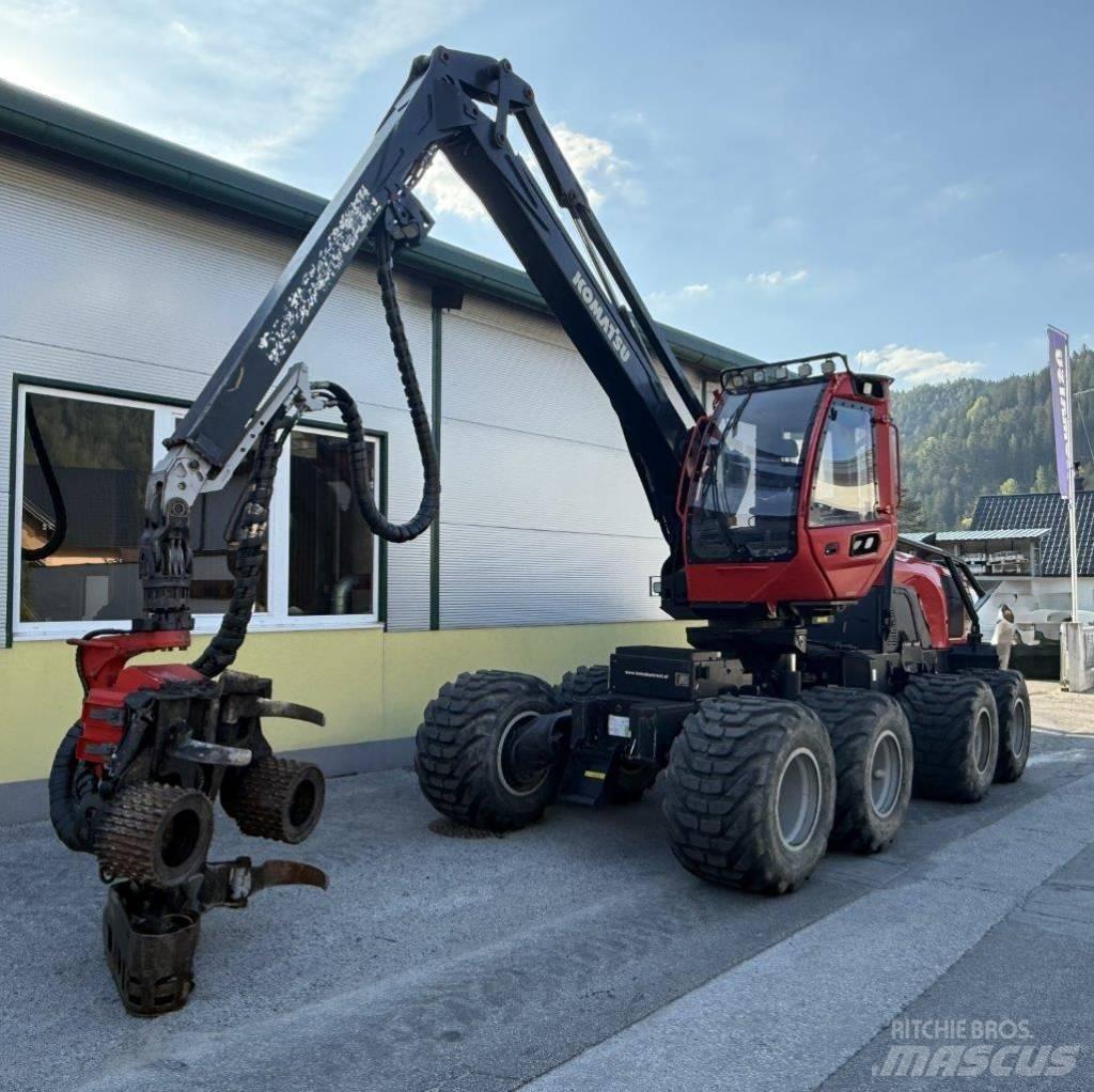 Komatsu 901 XC 收穫機