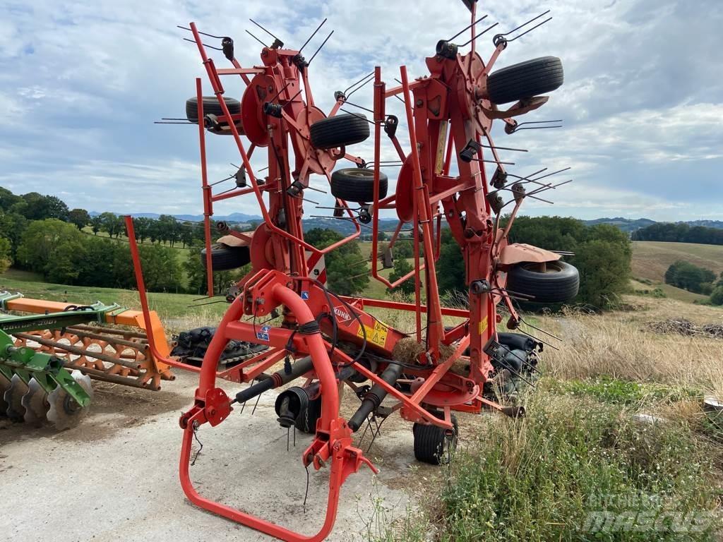 Kuhn GF8702 耙與翻草機