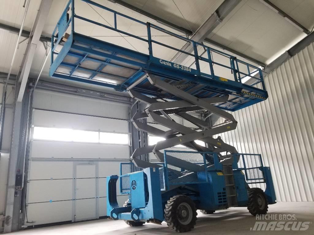 Genie GS3384 RT 4x4 剪式升降機
