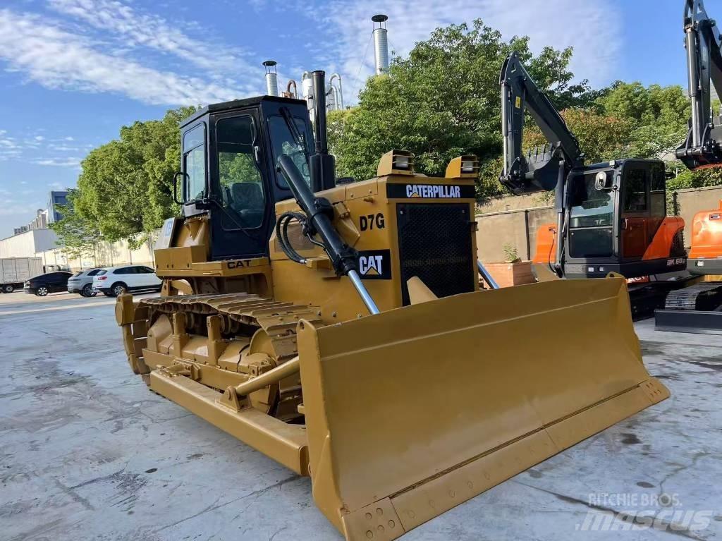 CAT D 7 G 平土機