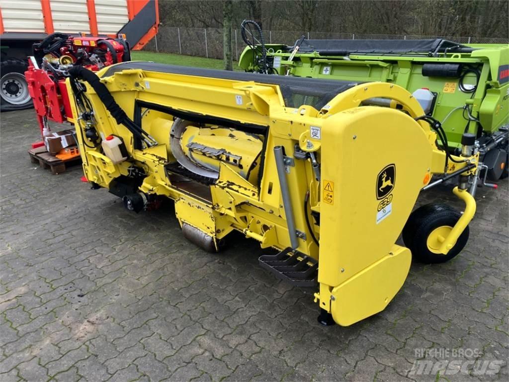 John Deere 8300i 牧草收穫機