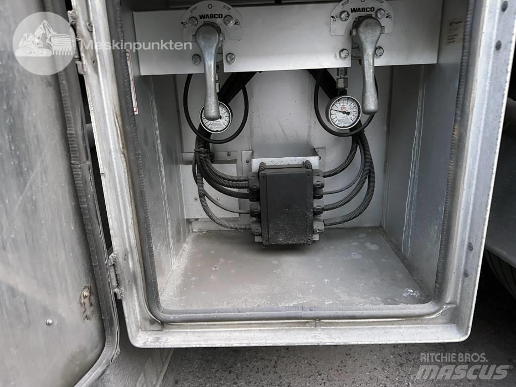 Limetec VPU 438 箱體拖車